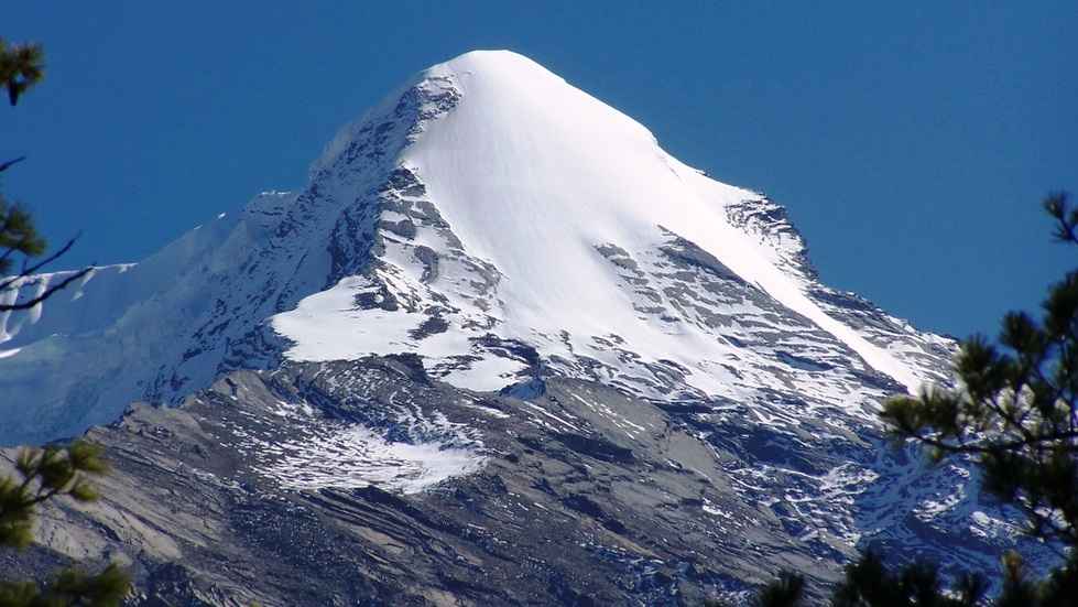 Pisang Peak Climbing landscape view